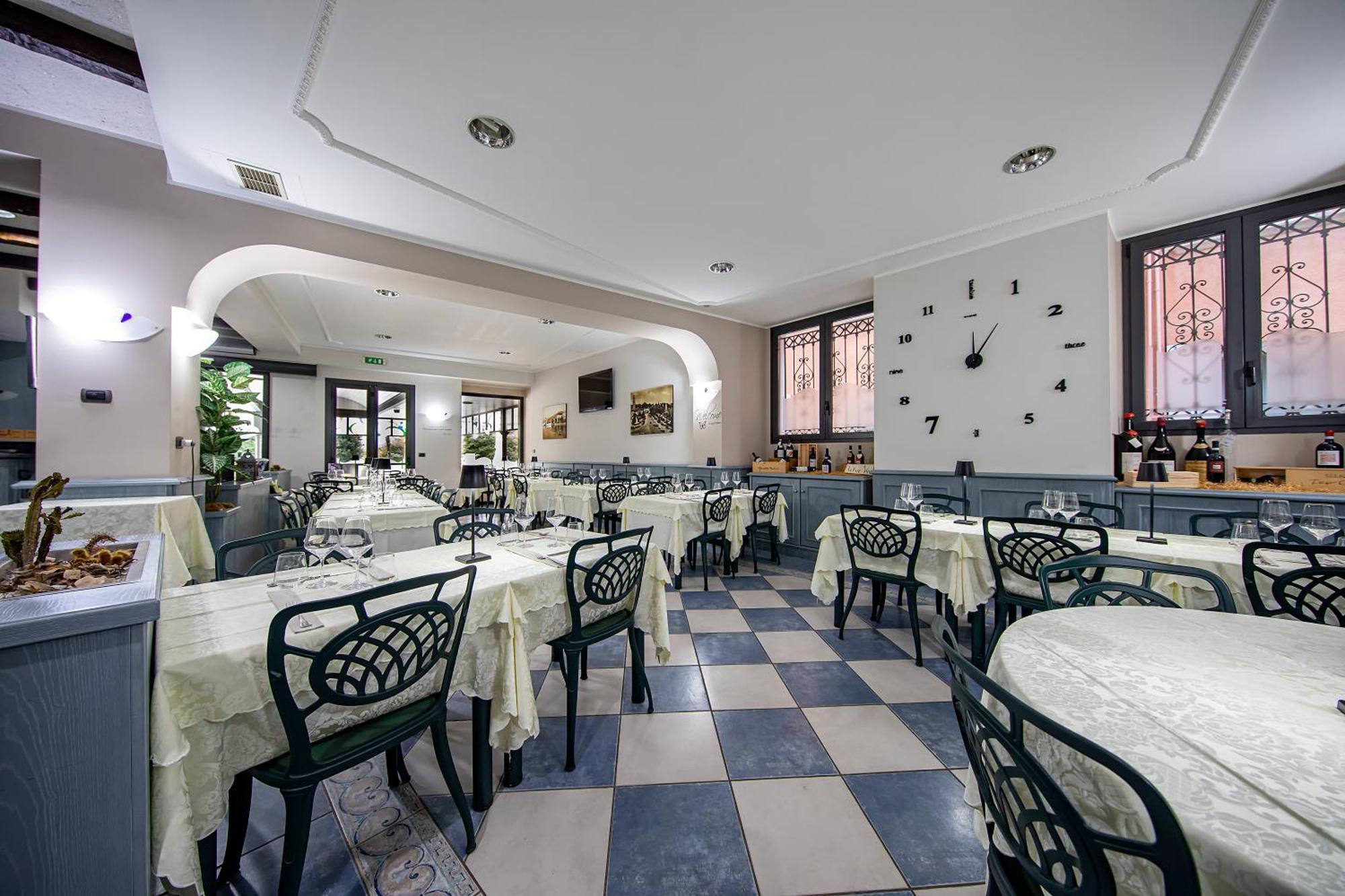 Hotel Novara Вербания Экстерьер фото