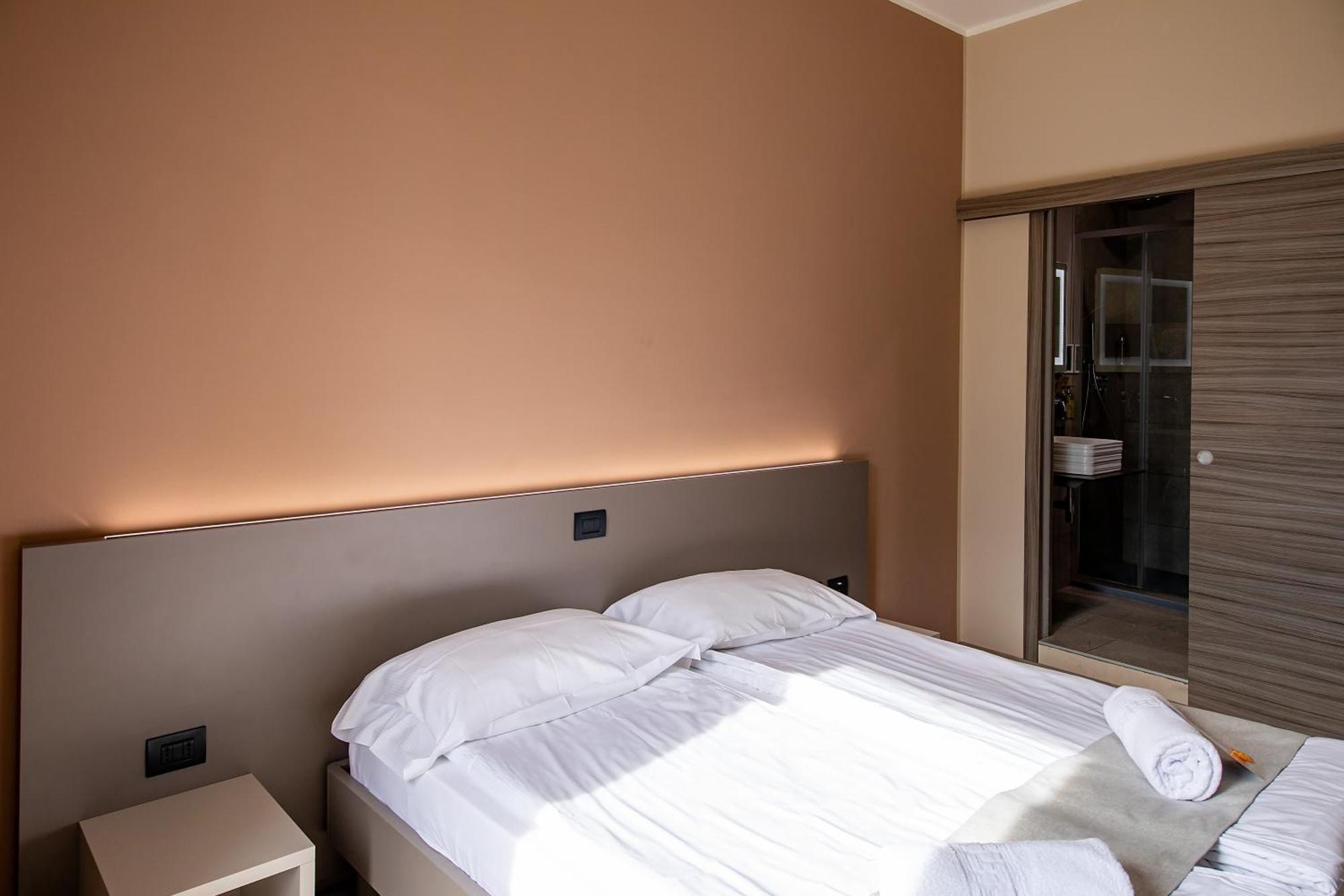 Hotel Novara Вербания Экстерьер фото